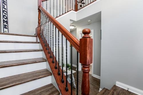 Golden Dome Getaway Townhome Close To ND thumb 3