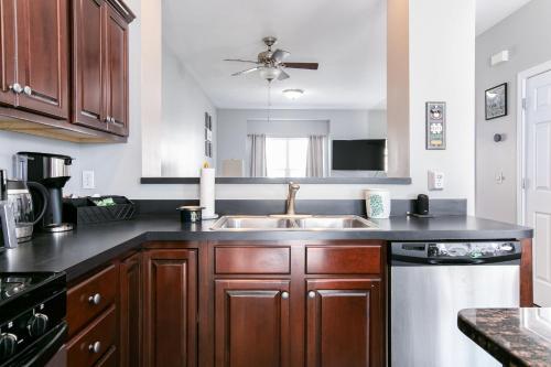 Golden Dome Getaway Townhome Close To ND detail