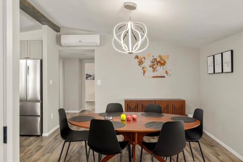Seadmed, Modern Private Stay with Luxury Amenities in Derby (VT)