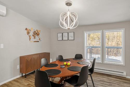 Seadmed, Modern Private Stay with Luxury Amenities in Derby (VT)