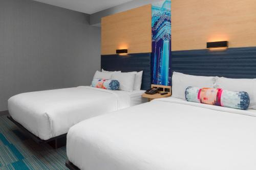 2 queen beds