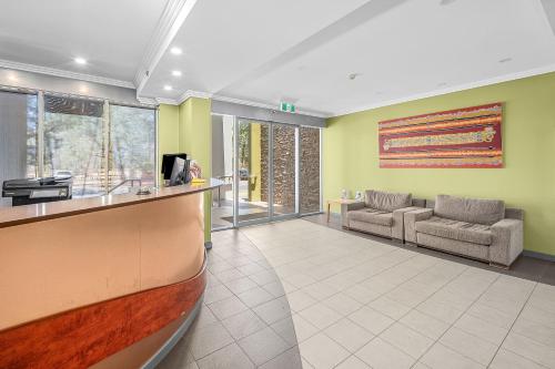 Előcsarnok, Stay at Alice Springs Hotel in Alice Springs