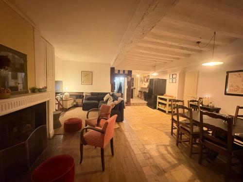 Krogs/atpūtas telpa, La Bourrellerie - Cocon au cœur du Perche in Vicheres ciems