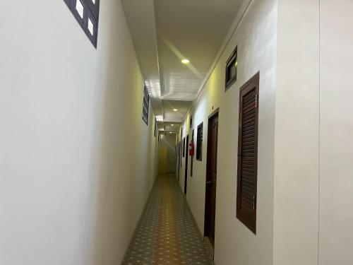 J & Ariya Hotel Near Samui Airport and Koh Phangan Pier - 숙소 외관