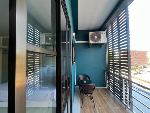 バルコニー/テラス, J アンド アリヤ ホテル (J & Ariya Hotel Near Samui Airport and Koh Phangan Pier) in ボープット