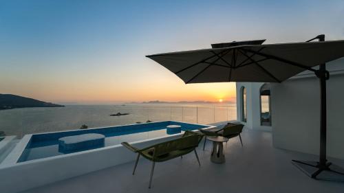 Miyue Shenzhen Blue and White Holy Island Cliff Pool Hotel in Dapeng