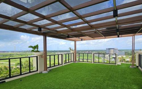 Swimming pool, Swiss-Belhotel Airport Yogyakarta in Srandakan