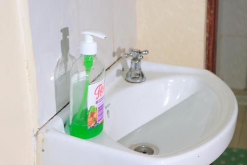 Fürdőszoba, Comfy one bedroom in Membly Ruiru in Ruiru