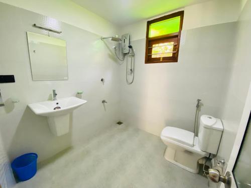 Deluxe Double Room with Shower image 7