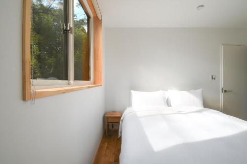 Iora - Newly built Japandi style luxury chalet, Hakuba (Foto 10)