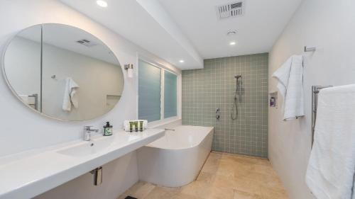 Sea Breeze At Pearl Beach