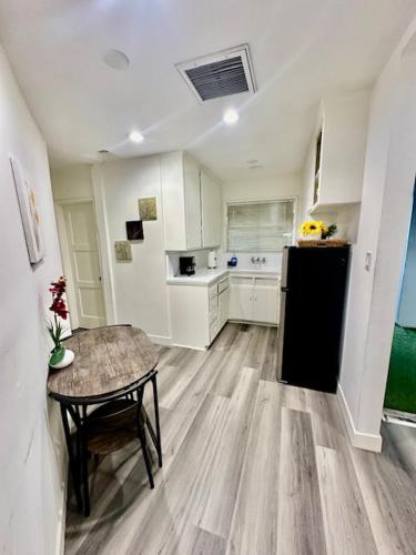 Los Angeles Cozy Pico Apartment 3Bedroom - 1Bath, Los Angeles (photo 6)