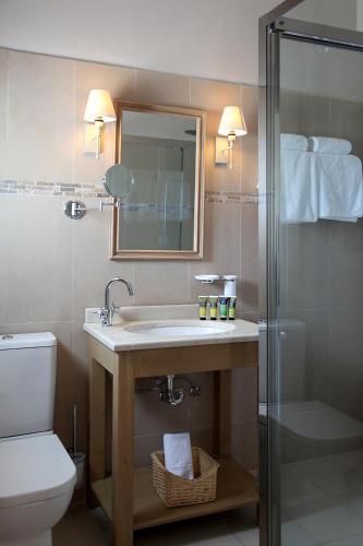 Sea Breeze Suite with Sea View image 9