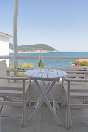 Sea Breeze Suite with Sea View image 5