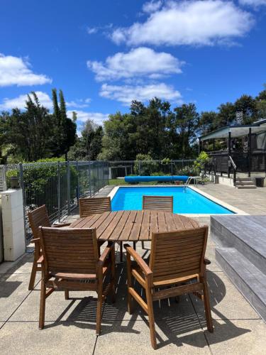 مسبح, Kitchen Garden Studio Bed and Breakfast in Titirangi