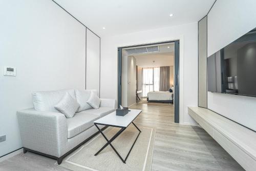 One-Bedroom Suite image 6