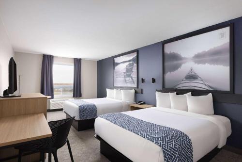Deluxe Queen Room with Two Queen Beds - Non-Smoking