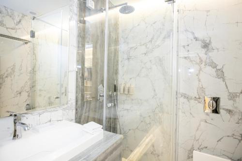 626229289 Tresor Le Palais Timisoara, Curio Collection by Hilton