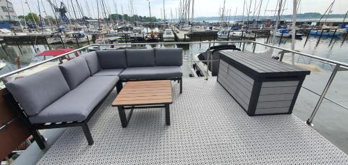 Rõdu/terrass, Hausboot Fjord Dory mit Biosauna in Schleswig in Schleswig