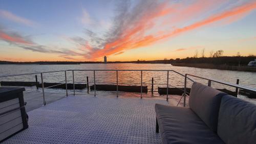 Ümbrus, Hausboot Fjord Dory mit Biosauna in Schleswig in Schleswig