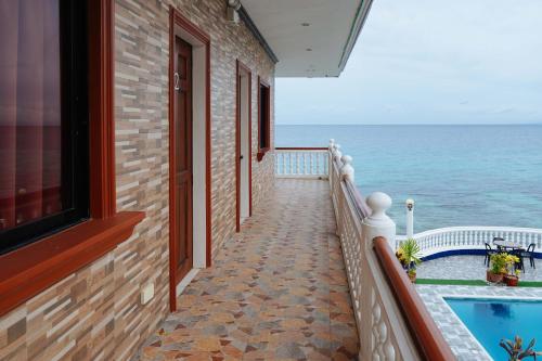 RedDoorz Plus @ Billy's Resort Oslob - 발코니/테라스