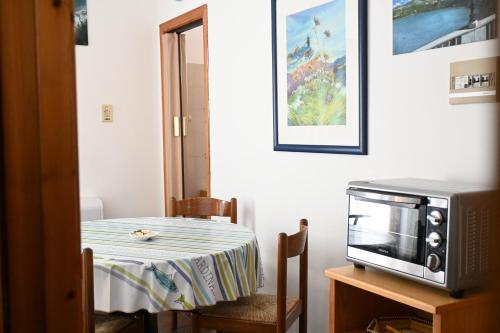 One-Bedroom Apartment image 3