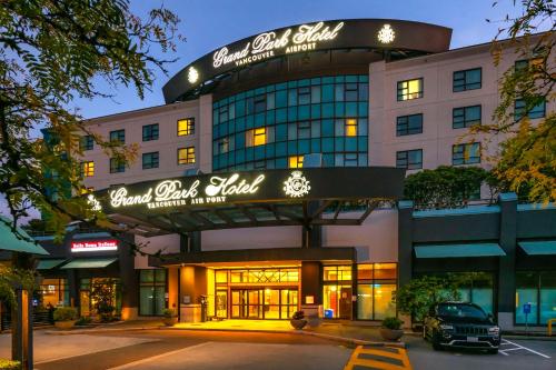Grand Park Hotel Vancouver Airport, Ascend Hotel Collection in Richmond, Canada