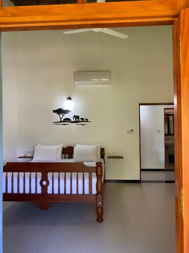 Double Room with Balcony image 6