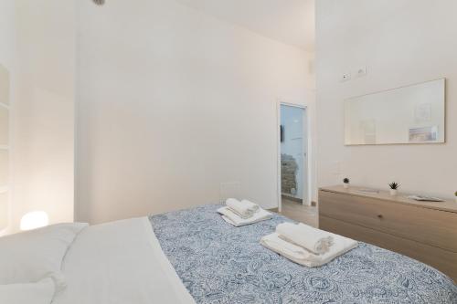 One-Bedroom Apartment image 7