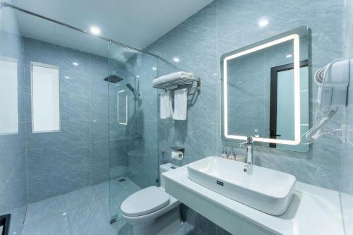 Hoa Nam Hotel Vạn Phúc