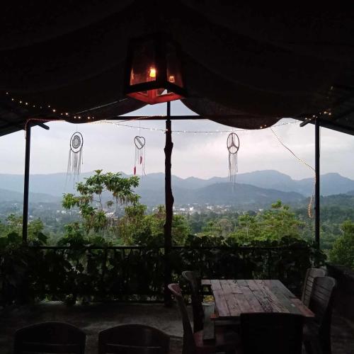 Eagle's Nest by Muthu in 마와넬라