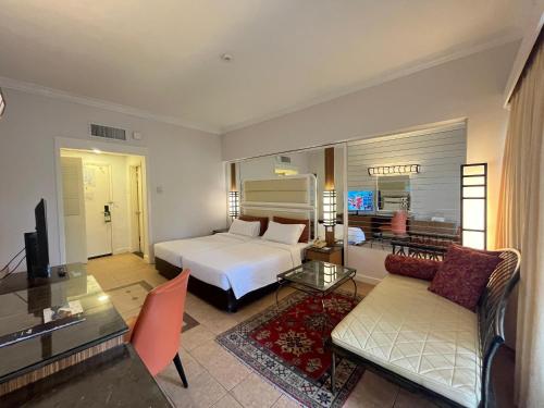 Deluxe Double Room image 10
