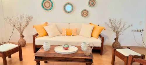 EMPHASIS Traditional House with Jacuzzi & Bicycles in Kourites