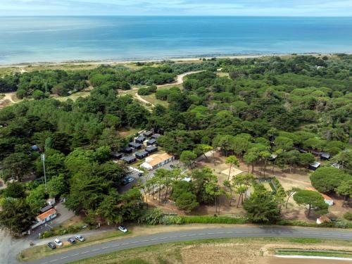 Location g�te, chambres d'hotes Domaine R&eacute;sidentiel de Plein Air Les Tamarins dans le d�partement Charente maritime 17