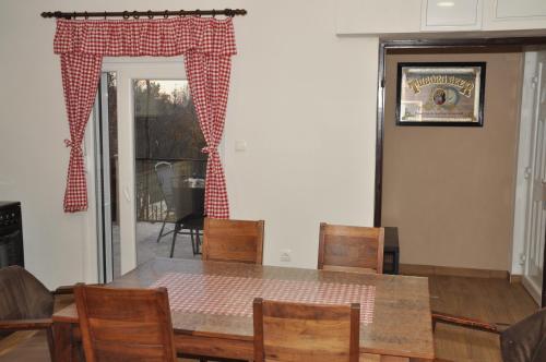 Iekārtas, Kuća za odmor Bela Goranci (Kuca za odmor Bela Goranci) in Dreznjak