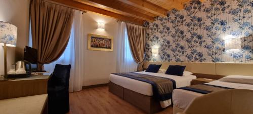 Triple Room image 9