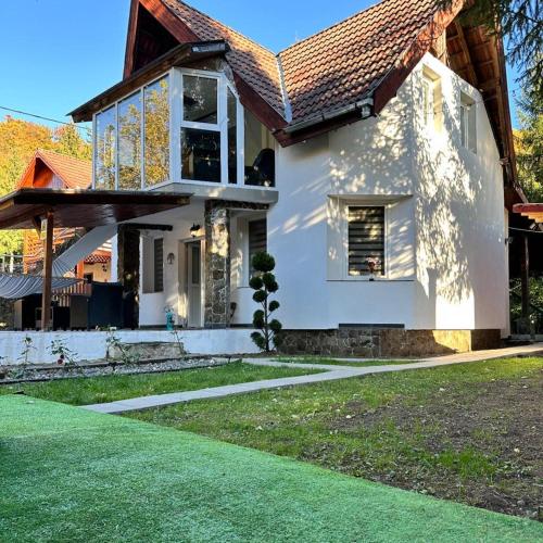 Pool House Gălăoaia-Cabană la poalele Munțiilor Călimani (Pool House Galaoaia-Cabana la poalele Muntiilor Calimani) in Bistra Mureşului