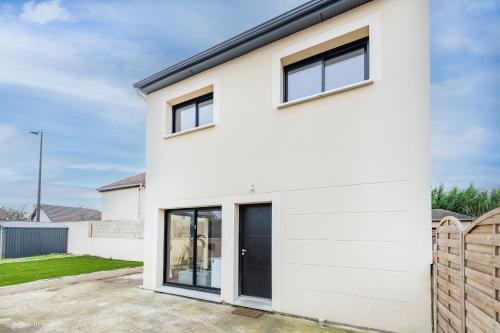 Udvendig, Maison Design 2 CH proche CDG, Paris in Tremblay-en-France
