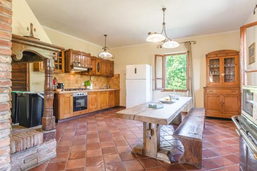 кухня, Villa Le Belle Giornate in Фольяно делла Шьяна
