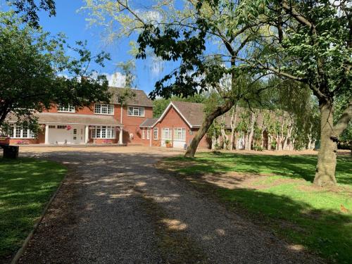 . Aldercarr Hall