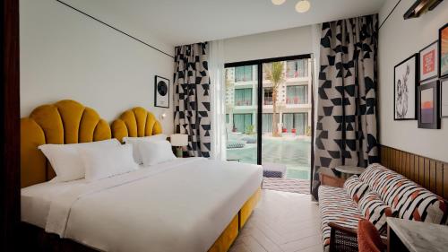 room detail thumbnail 1