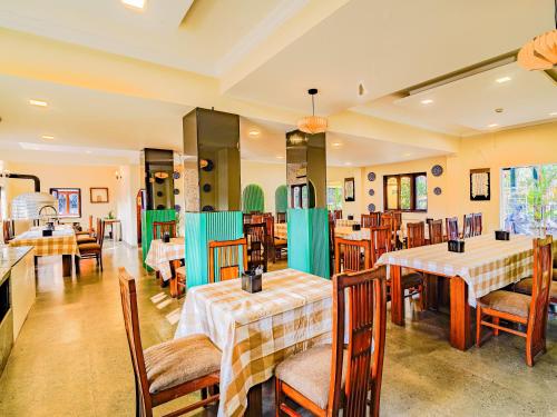 Restaurante, The Hosteller Goa, Anjuna in Goa