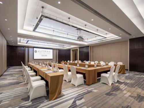 626299833 Pullman Changshu Leeman