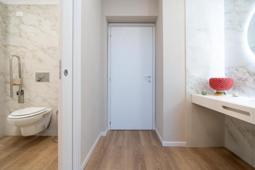 Archimedes suites - image 2