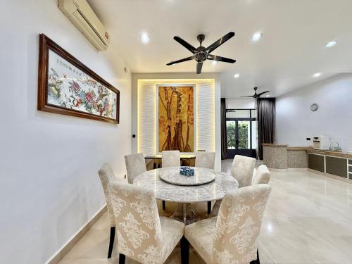 Villa with Pool, Karaoke, Snooker Villa with Pool, Karaoke, Snooker