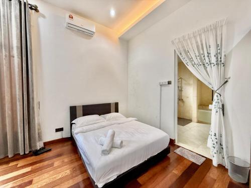 Villa with Pool, Karaoke, Snooker Villa with Pool, Karaoke, Snooker