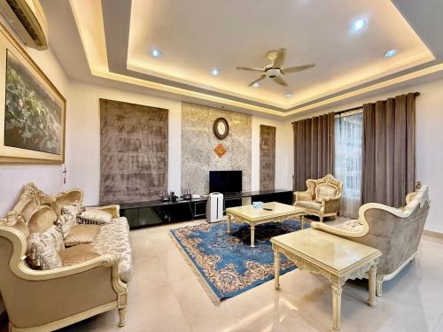 Villa with Pool, Karaoke, Snooker Villa with Pool, Karaoke, Snooker