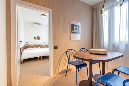 Old Town Apartments by Olala Homes Room Type - One-Bedroom Apartment Old Town Apartments by Olala Homes Room Type - One-Bedroom Apartment