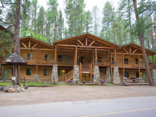 Upper Canyon Inn & Cabins