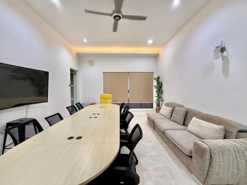 Villa with Pool, Karaoke, Snooker Villa with Pool, Karaoke, Snooker